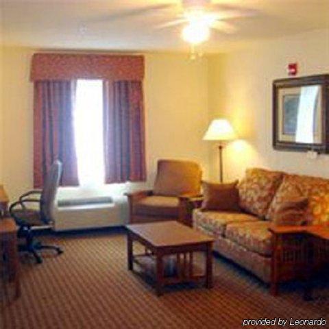 Mountain Inn & Suites Airport - Hendersonville Exterior photo